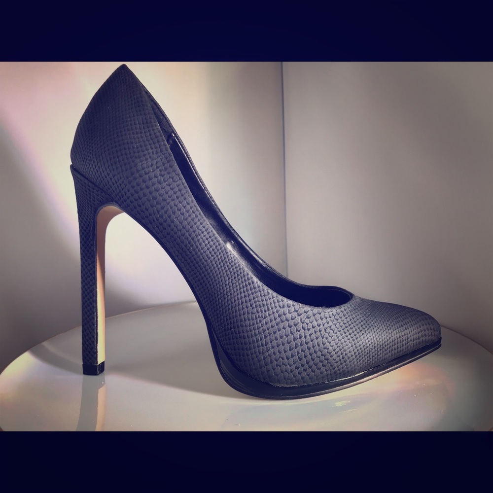 NEW Rock and Republic Arabella Pump Heels Size 6.5